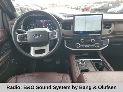 Used 2024 Ford Expedition Limited image 4