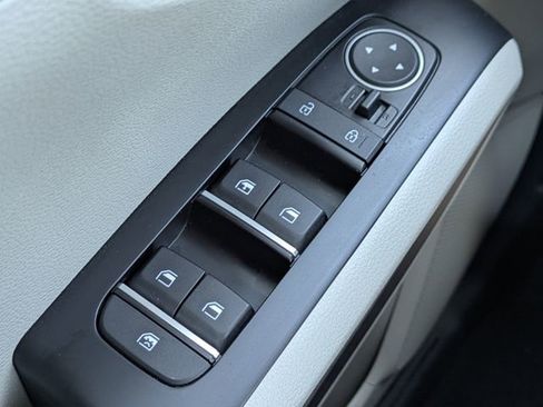 Used 2025 Kia Soul LX FWD image 21