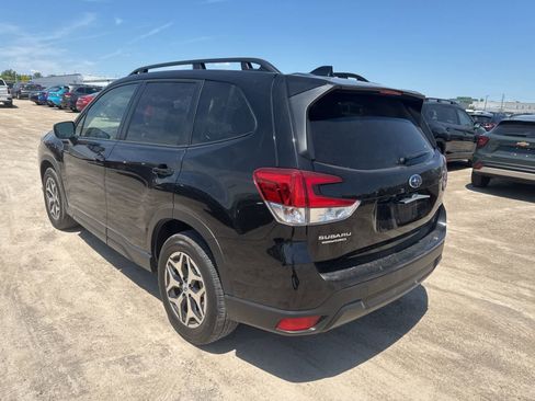 Used 2024 Subaru Forester Premium AWD/4WD image 2