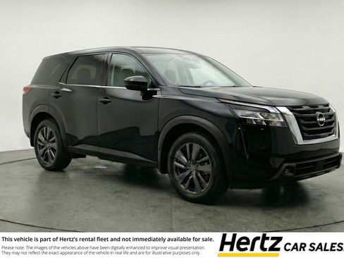 Used 2025 Nissan Pathfinder SV image 1
