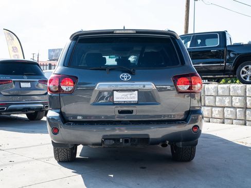 Used 2019 Toyota Sequoia Limited w/ Safety & Convenience Package AWD/4WD image 6
