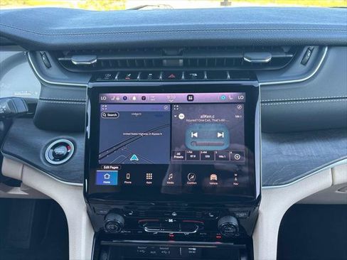 Certified 2025 Jeep Grand Cherokee Limited AWD/4WD image 29