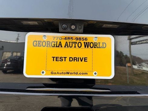 Used 2018 Cadillac Escalade Platinum image 16