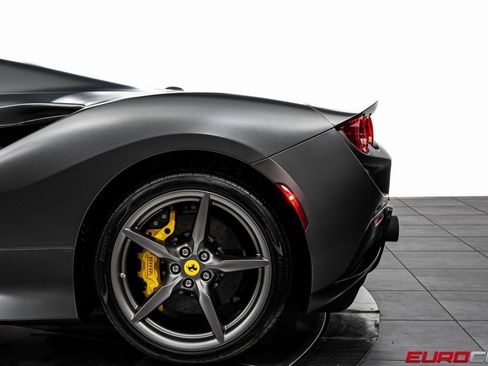 Used 2022 Ferrari F8 Tributo image 20