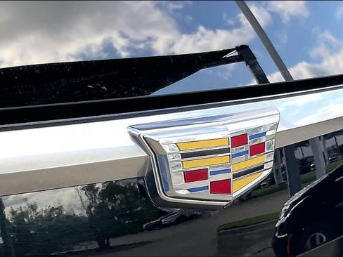 Used 2018 Cadillac Escalade ESV Platinum AWD/4WD image 30
