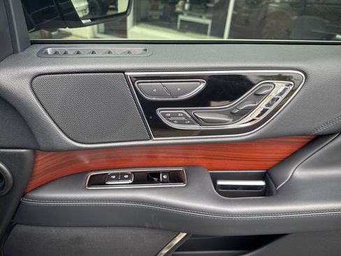 Used 2022 Lincoln Navigator Reserve AWD/4WD image 40