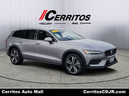 Used 2026 Volvo V60 B5 Cross Country Plus w/ Climate Package AWD/4WD image 1
