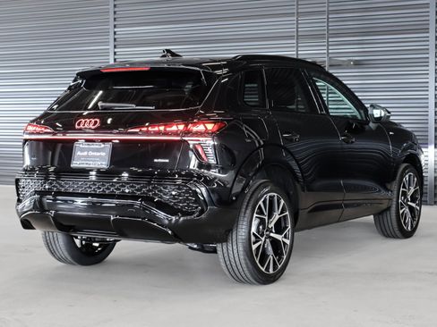 New 2026 Audi Q3 quattro 2.0T AWD/4WD image 16