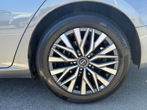 Used 2025 Nissan Altima 2.5 SV image 11