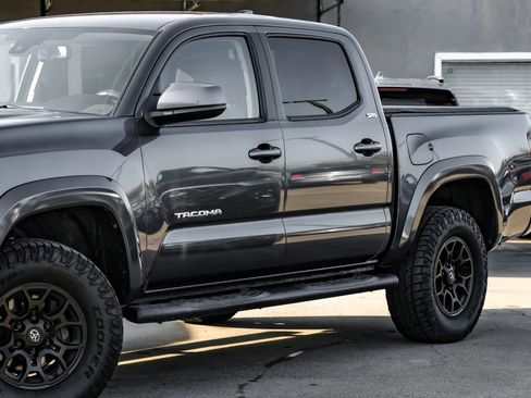 Used 2020 Toyota Tacoma SR5 image 6