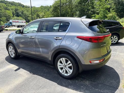 Used 2018 Kia Sportage LX AWD/4WD image 3
