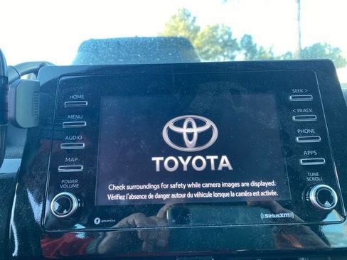 Used 2022 Toyota Camry SE image 21