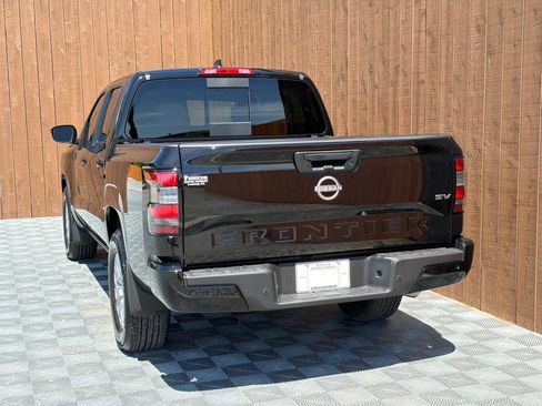 Used 2023 Nissan Frontier SV w/ SV Convenience Package RWD image 15
