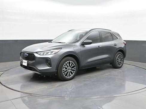 Used 2024 Ford Escape SE FWD image 1