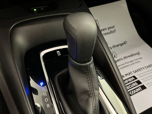 Used 2025 Toyota Corolla LE image 20