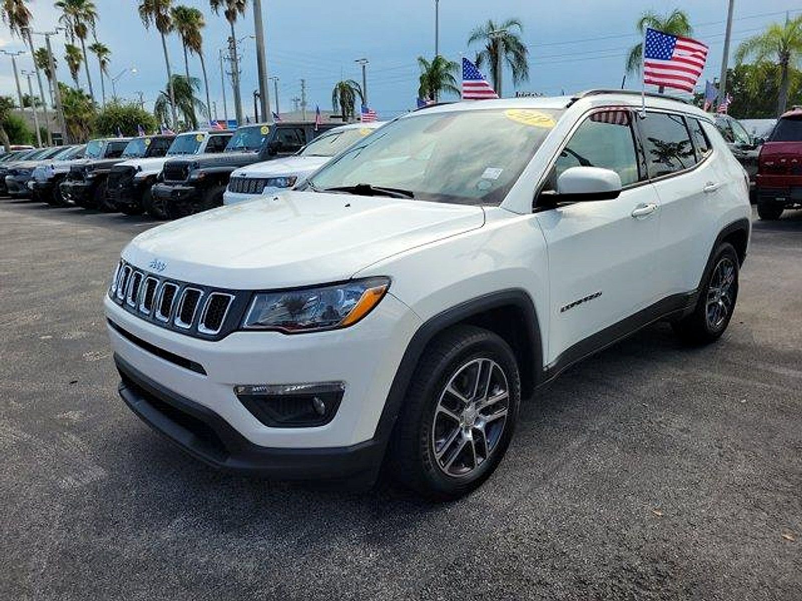 Certified 2019 Jeep Compass Latitude w/ Popular Equipment Group FWD image 3