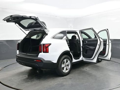 Used 2022 Kia Sorento LX image 41