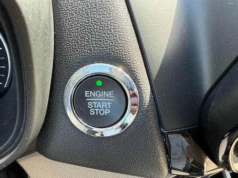 Used 2021 Ford EcoSport Titanium image 18