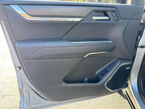 Used 2025 GMC Acadia Elevation image 22