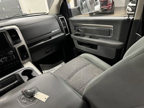 Used 2017 RAM 3500 Big Horn image 30