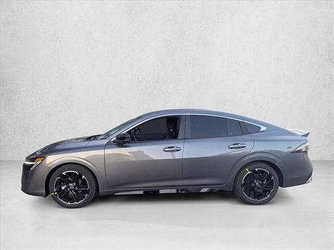 New 2026 Nissan Sentra SR w/ SR Premium Package FWD image 5