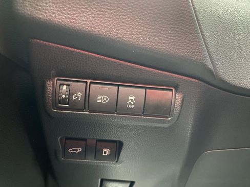 Used 2024 Toyota Corolla Cross AWD Hybrid w/ Convenience Package image 20