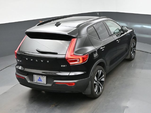 Used 2023 Volvo XC40 B5 Plus w/ Driver Assist Package AWD/4WD image 21