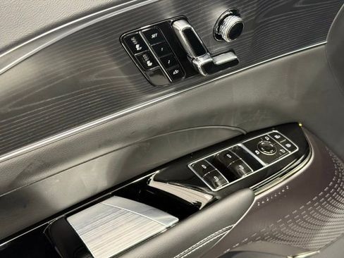 Used 2025 Cadillac Lyriq Sport image 14