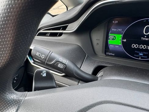 Used 2023 Chevrolet Bolt LT FWD image 29