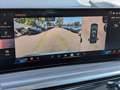 Used 2025 BMW X7 xDrive40i AWD/4WD image 13