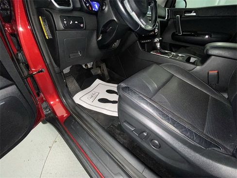 Used 2020 Kia Sportage EX w/ EX Technology Package image 12