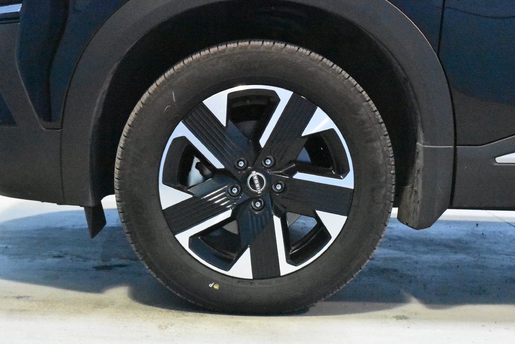 Certified 2026 Nissan Kicks SV w/ Charging Package AWD/4WD image 23