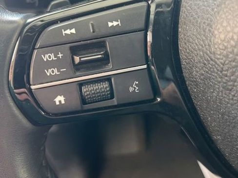 Used 2023 Honda Pilot EX-L image 6