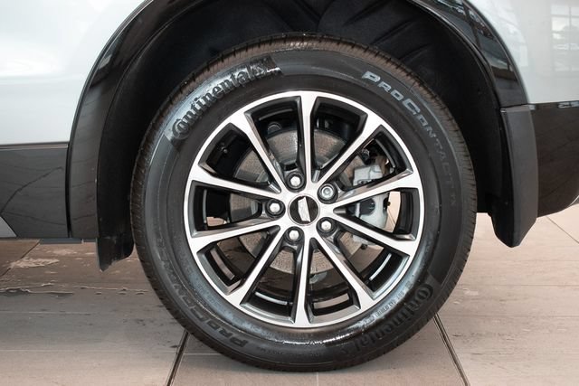 Certified 2025 Cadillac XT4 Sport AWD/4WD image 9