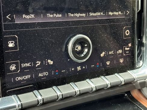 Used 2025 GMC Yukon Denali image 21