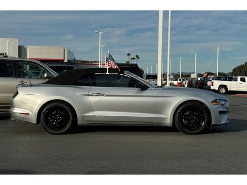 Used 2019 Ford Mustang Premium image 3