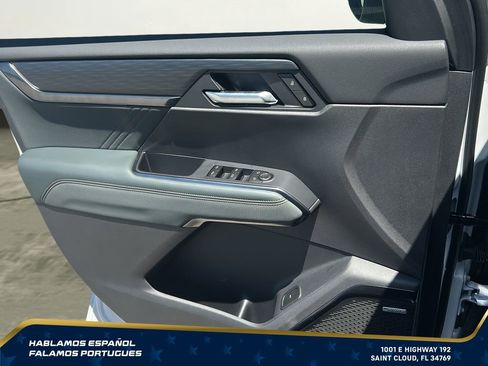 New 2026 GMC Acadia AT4 w/ Luxury Package AWD/4WD image 10