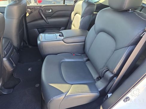 Used 2022 INFINITI QX80 Luxe w/ All-Season Package image 25