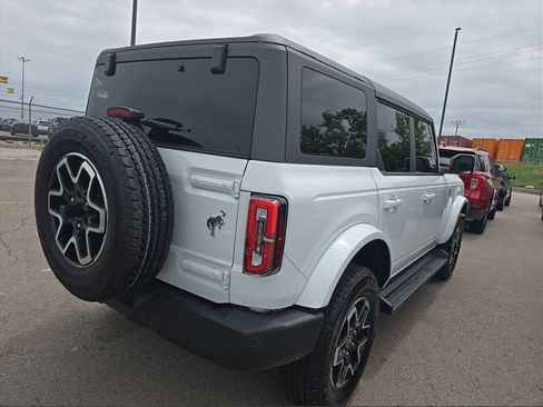 Used 2025 Ford Bronco Outer Banks AWD/4WD image 2
