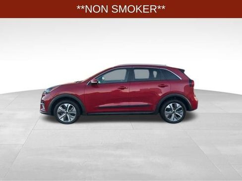 Used 2021 Kia Niro EX Premium w/ Cold Weather Package image 4