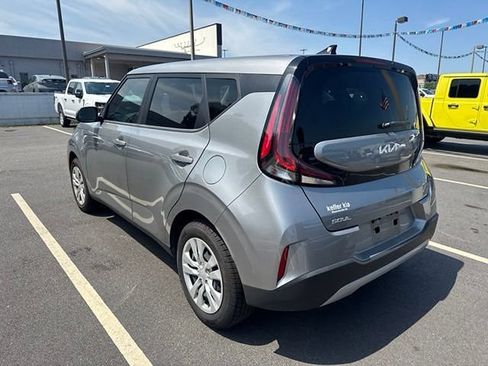Used 2023 Kia Soul LX FWD image 6