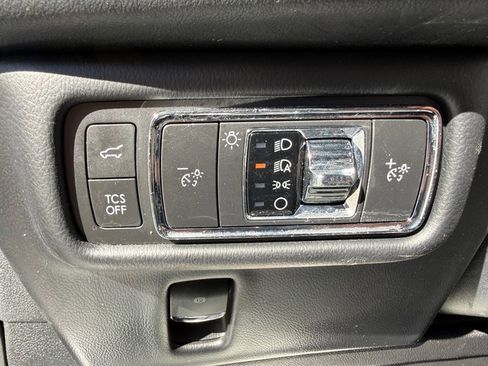 Used 2022 Lincoln Nautilus Reserve w/ Luxury Package image 16