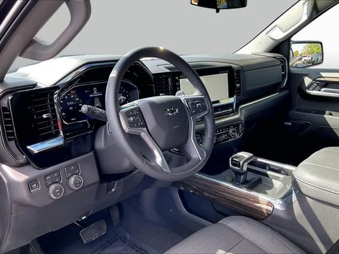 Used 2026 Chevrolet Silverado 1500 LT Trail Boss w/ Convenience Package II AWD/4WD image 27