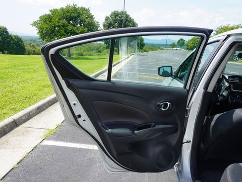 Used 2017 Nissan Versa SV w/ SV Special Edition Package FWD image 19