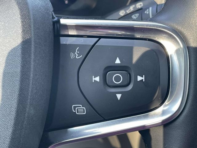 Certified 2023 Volvo XC40 B5 Ultimate w/ Protection Package Premier AWD/4WD image 22