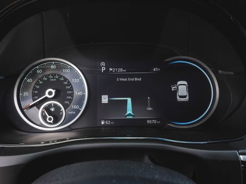 Used 2025 Genesis GV70 2.5T image 16