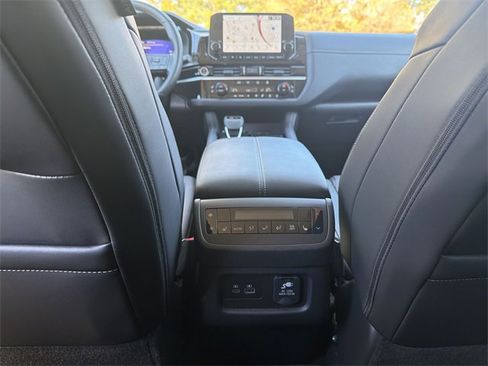 Used 2024 Nissan Pathfinder Platinum w/ Cargo Package image 21