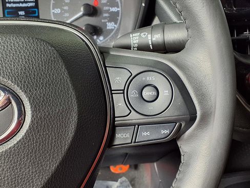 Used 2024 Toyota Corolla SE image 23