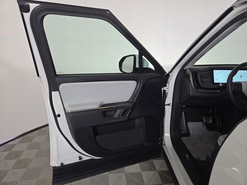 Used 2024 Rivian R1S Adventure image 16