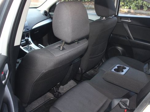 Used 2010 MAZDA MAZDA3 i Touring FWD image 14